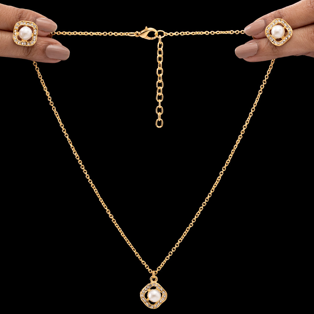 PRAO Anti-Tarnish Evergreen Pearl Studded Necklace Set With Earrings
