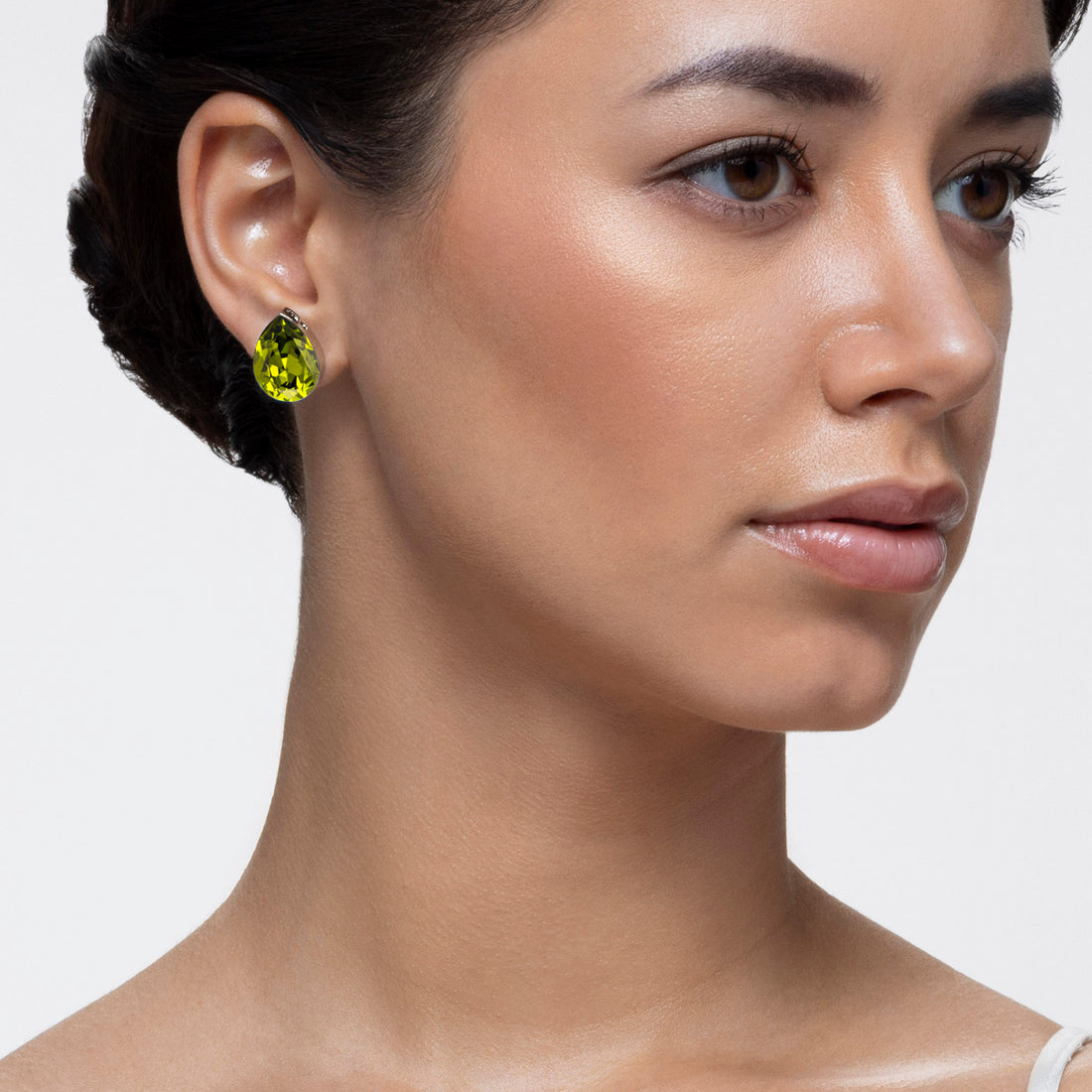 PRAO'S Exquisite Drop Cut Stud Earrings