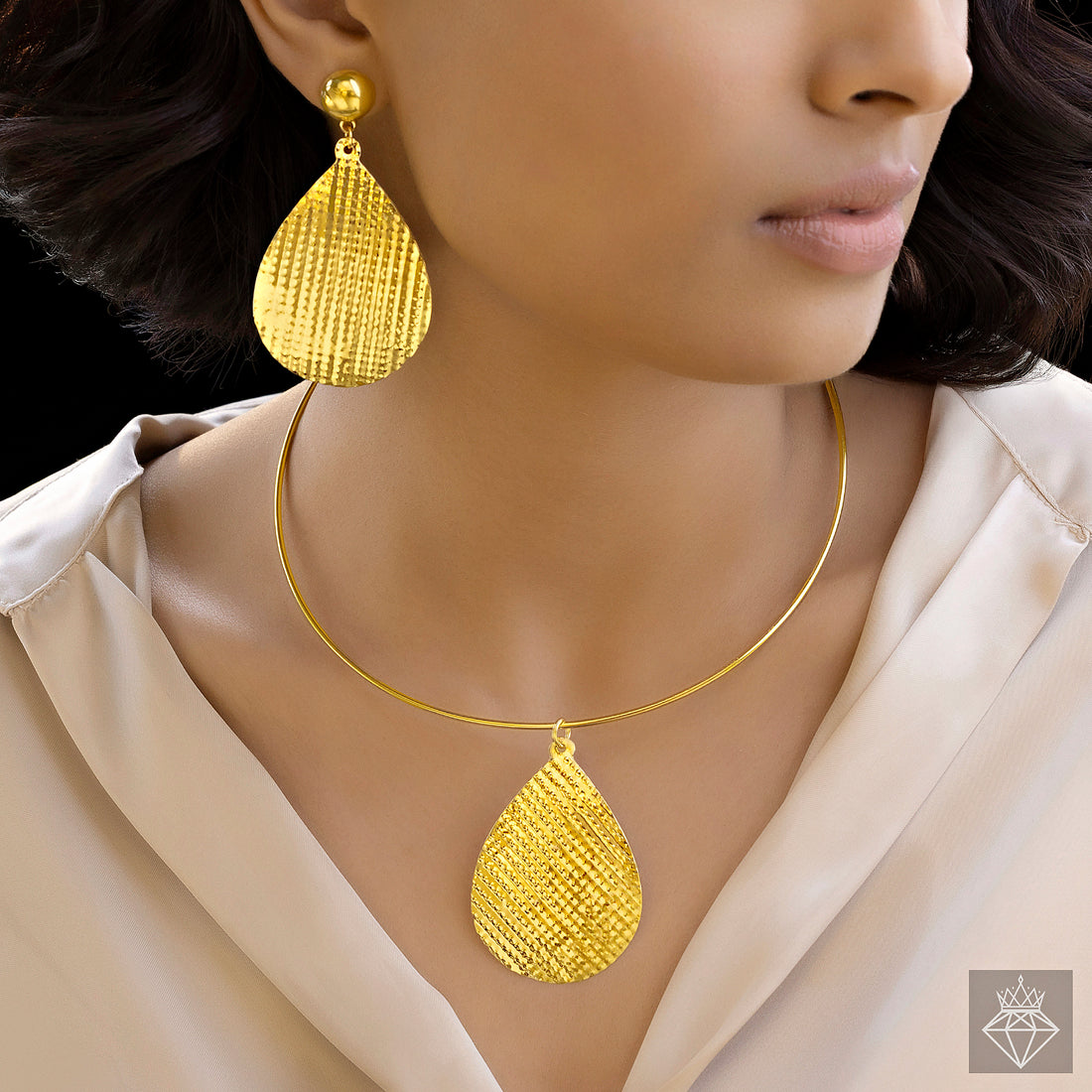 PRAO Anti-Tarnish Necklace Set With Earrings