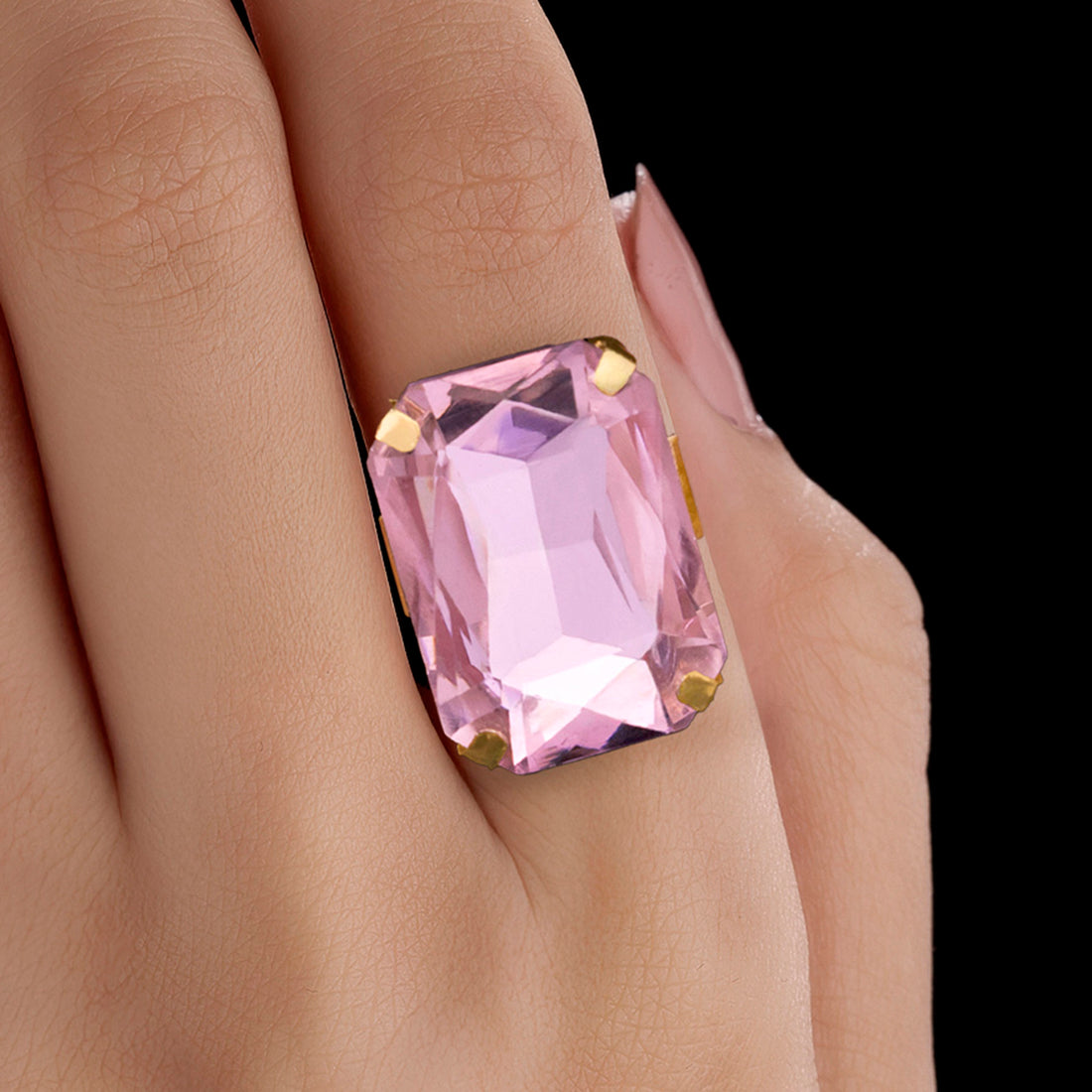 PRAO Anti-Tarnish Rectangle Shape Vintage Rose Crystal Ring