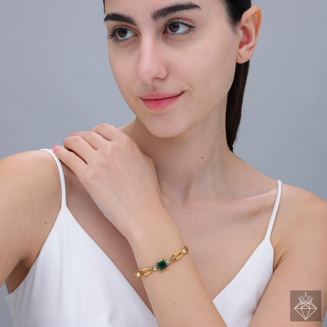 Boundless Beauty: PRAO's Openable Bangle Bracelet