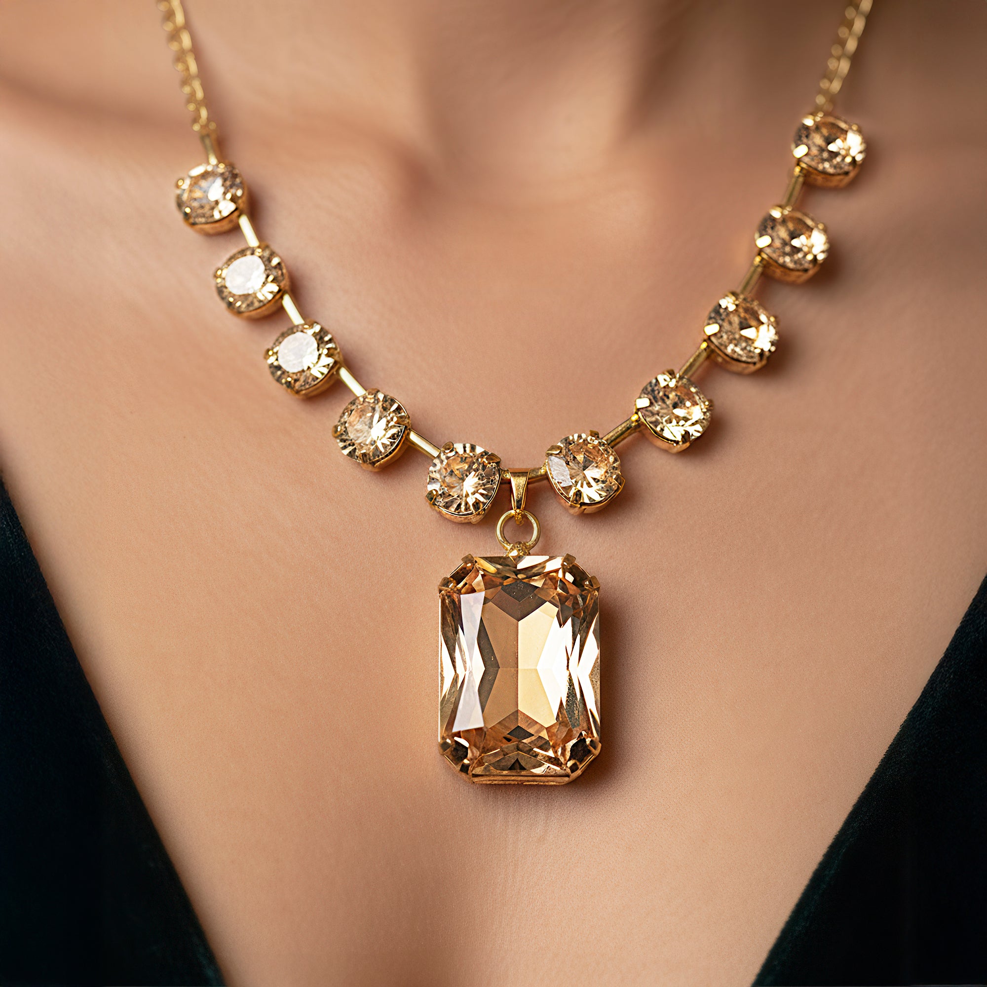 PRAO Anti-Tarnish Gold Plated Premium Crystal Necklace Set With Earrin