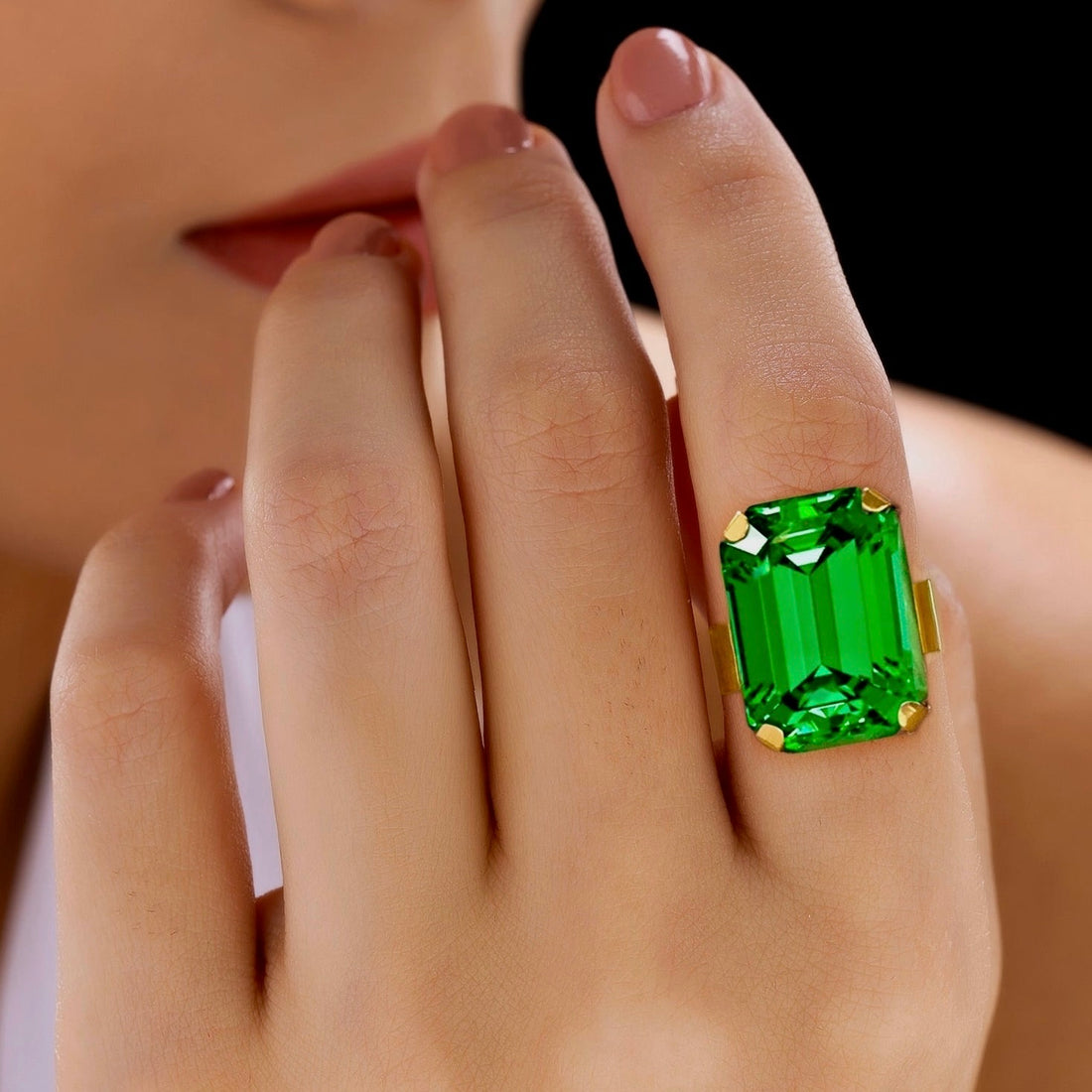 PRAO Crystal Emerald Ring (Adjustable Size)