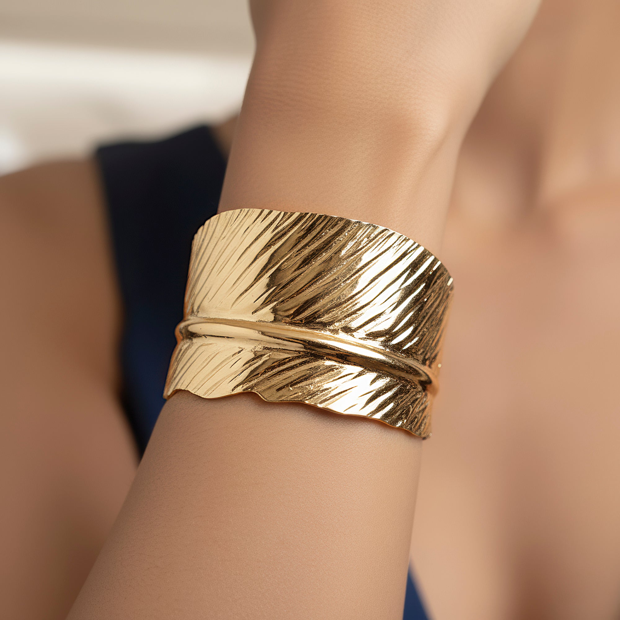 PRAO Anti-Tarnish Golden Leaf Bangle Bracelet (Adjustable Size)