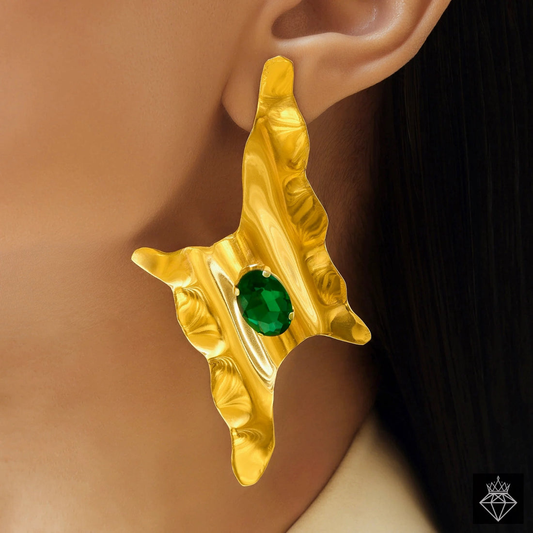 PRAO Anti-Tarnish Emerald Thunderbolt Earrings