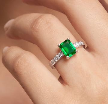 PRAO Ring Anti-Tarnish Emerald Green Crystal (Adjustable Size)