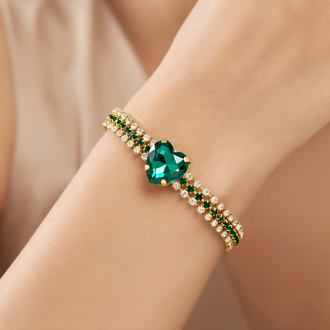 PRAO Bracelet Anti-Tarnish Emerald Crystal Heart (Adjustable Size)