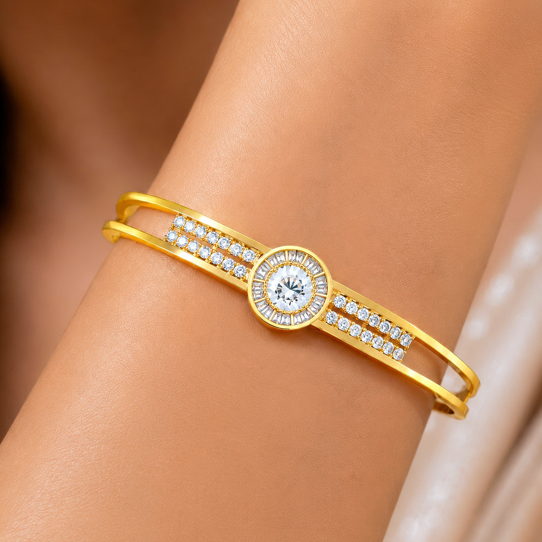PRAO Bracelet Anti-Tarnish Gold Plated Solitaire Bangle (Adjustable Size)