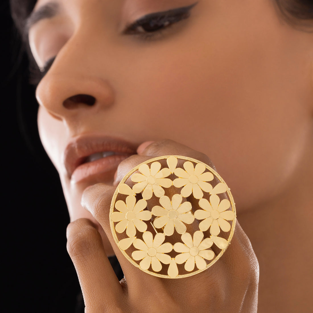 PRAO Anti-Tarnish Oversized Cutout Flower Ring