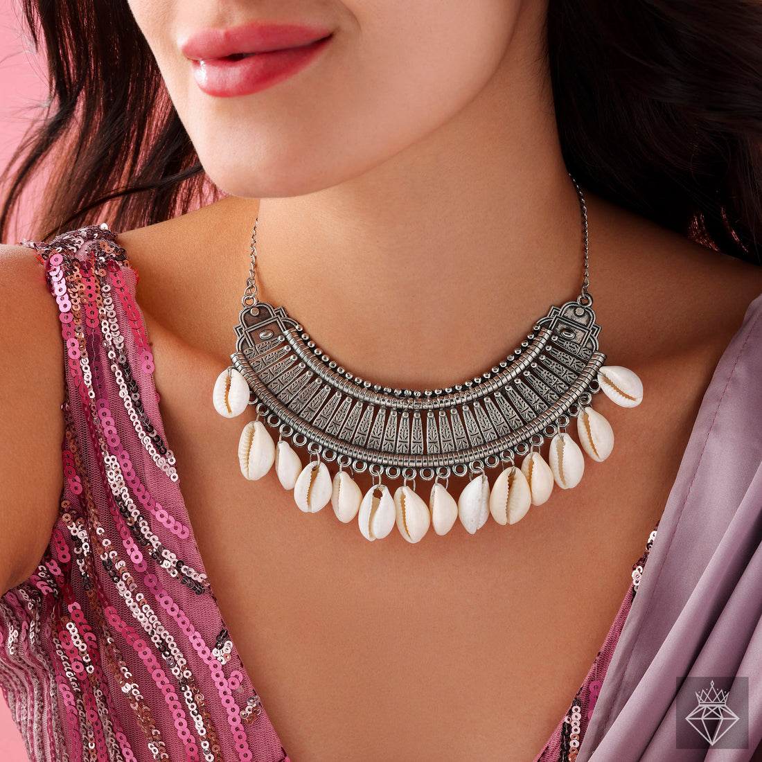 Coastal Chic: PRAO Shell Hangings Statement Necklace