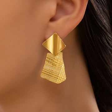 PRAO Anti-Tarnish Textured & Plain Abstract Dangles