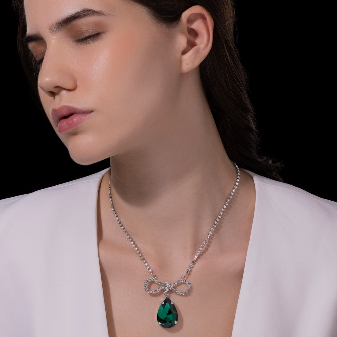 Prao Anti-Tarnish Infinity Bow & Oversized Drop Pendant Necklace