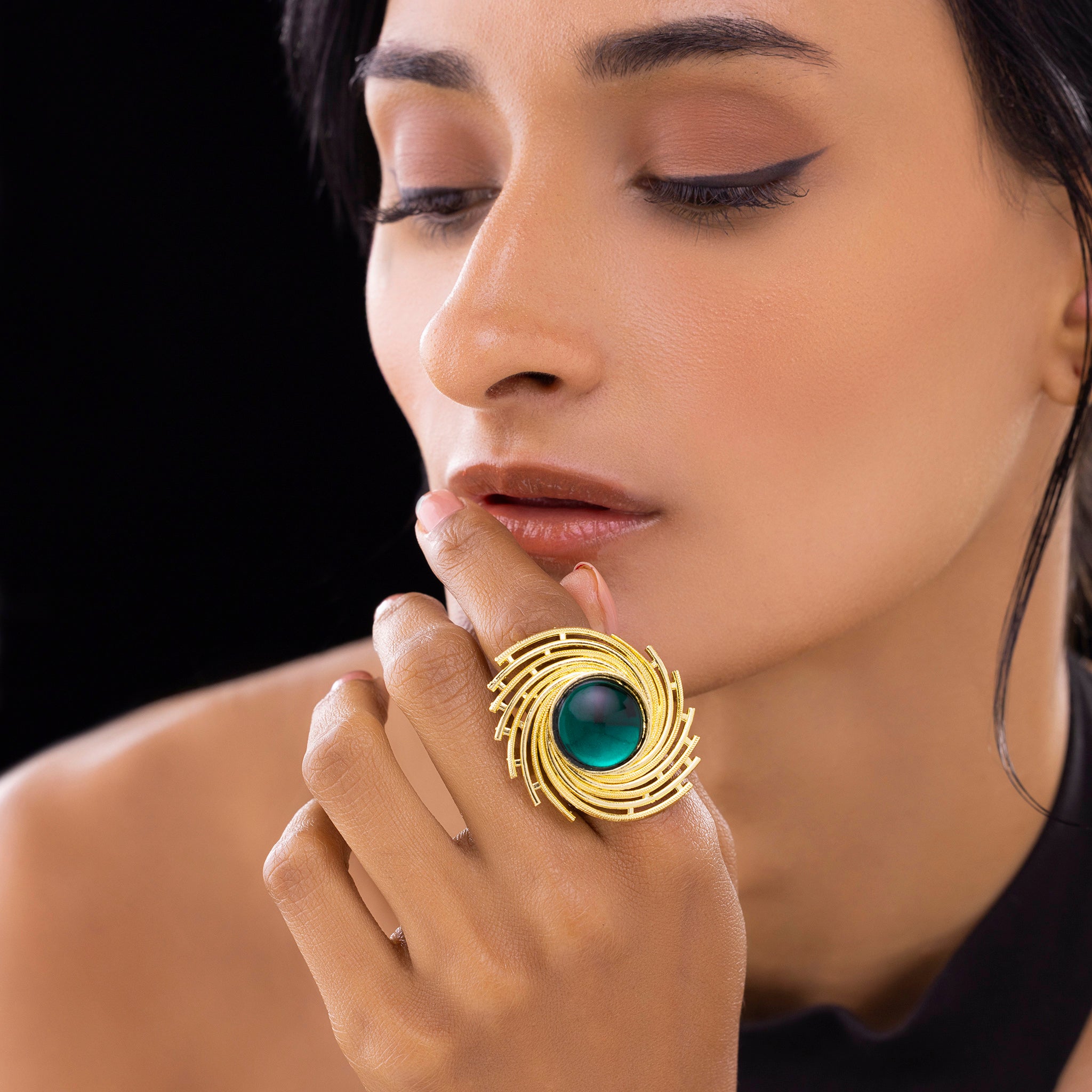 PRAO Anti-Tarnish Galaxy Green Cabochon Cocktail Ring