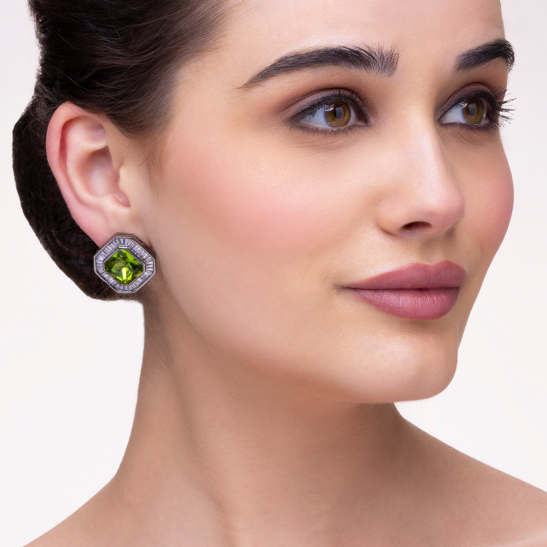 PRAO's Exquisite Crystal Stud Earrings