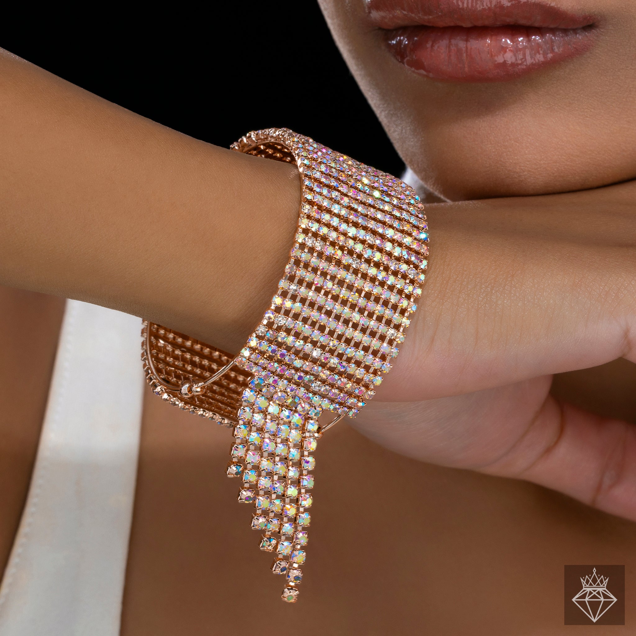 PRAO Anti-Tarnish Crystal Bangle Bracelet (Adjustable Size)✨