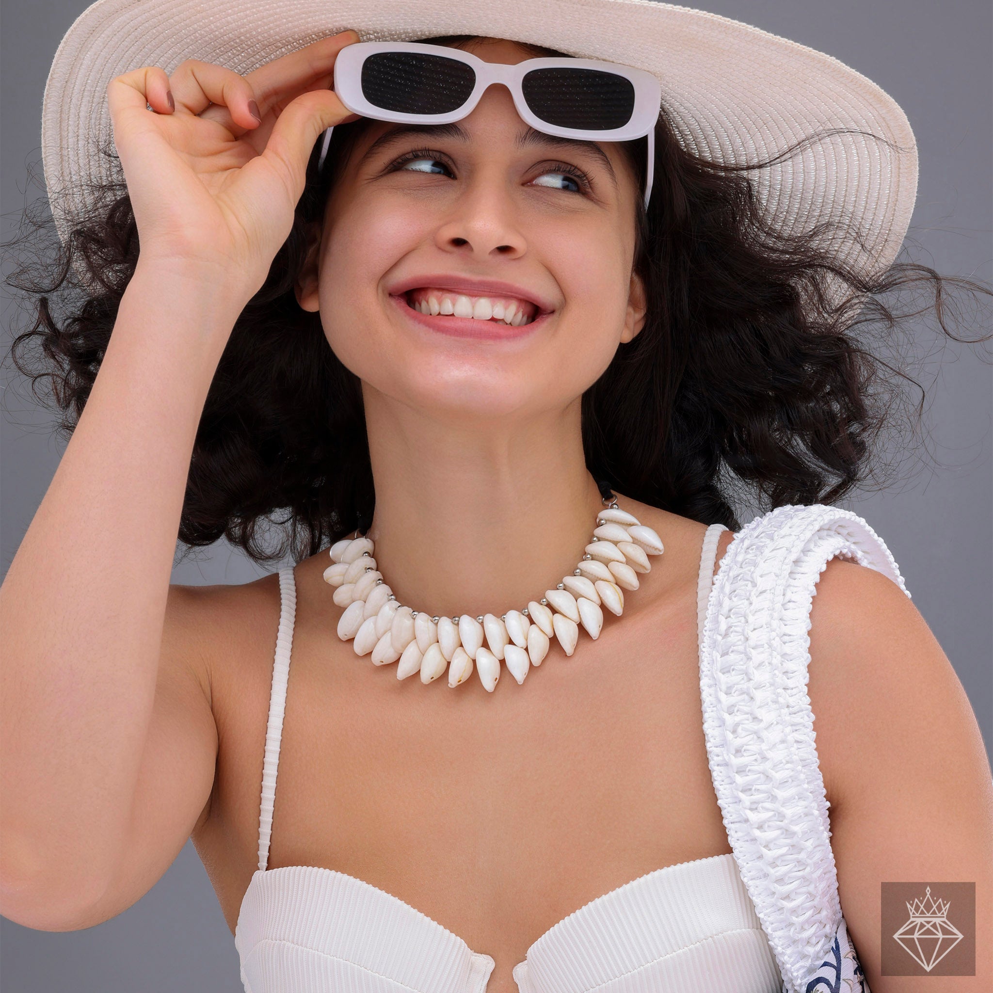 PRAO Chic Dual-Layered Cowrie Shell Collar Necklace