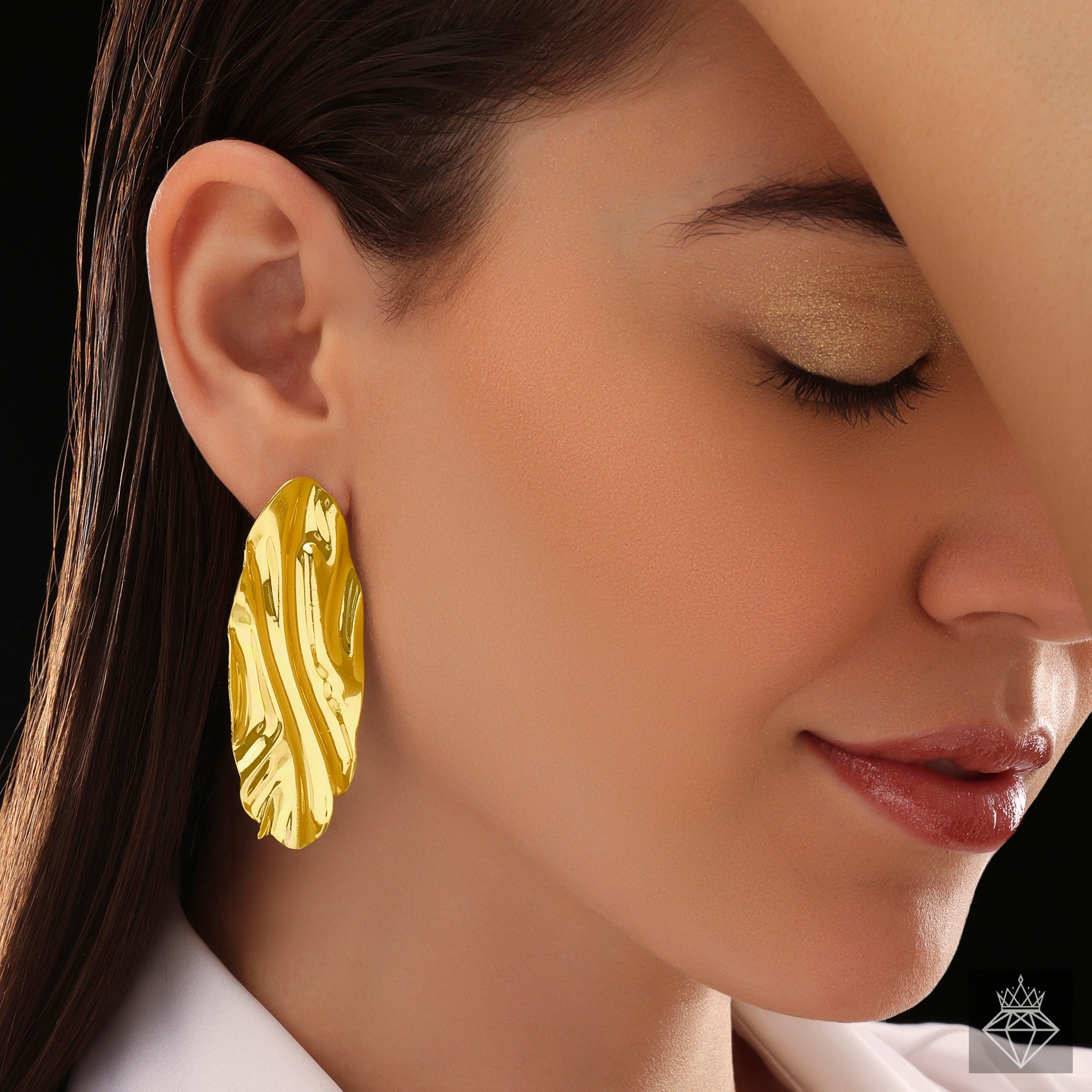 Anti-Tarnish Oval Hammered Gold Plated Earrings By PRAO