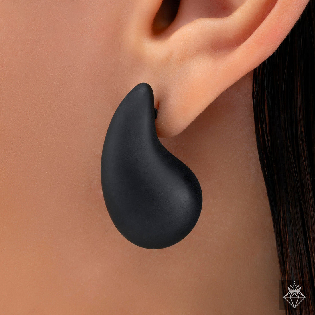 PRAO Acrylic Black Cashew Stud Earrings