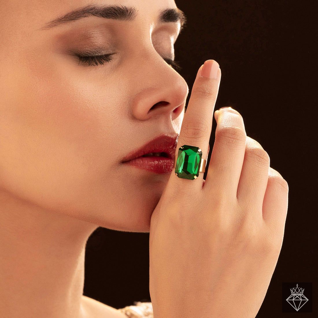 Anti-Tarnish Grand Emerald Crystal Ring (Adjustable Size)