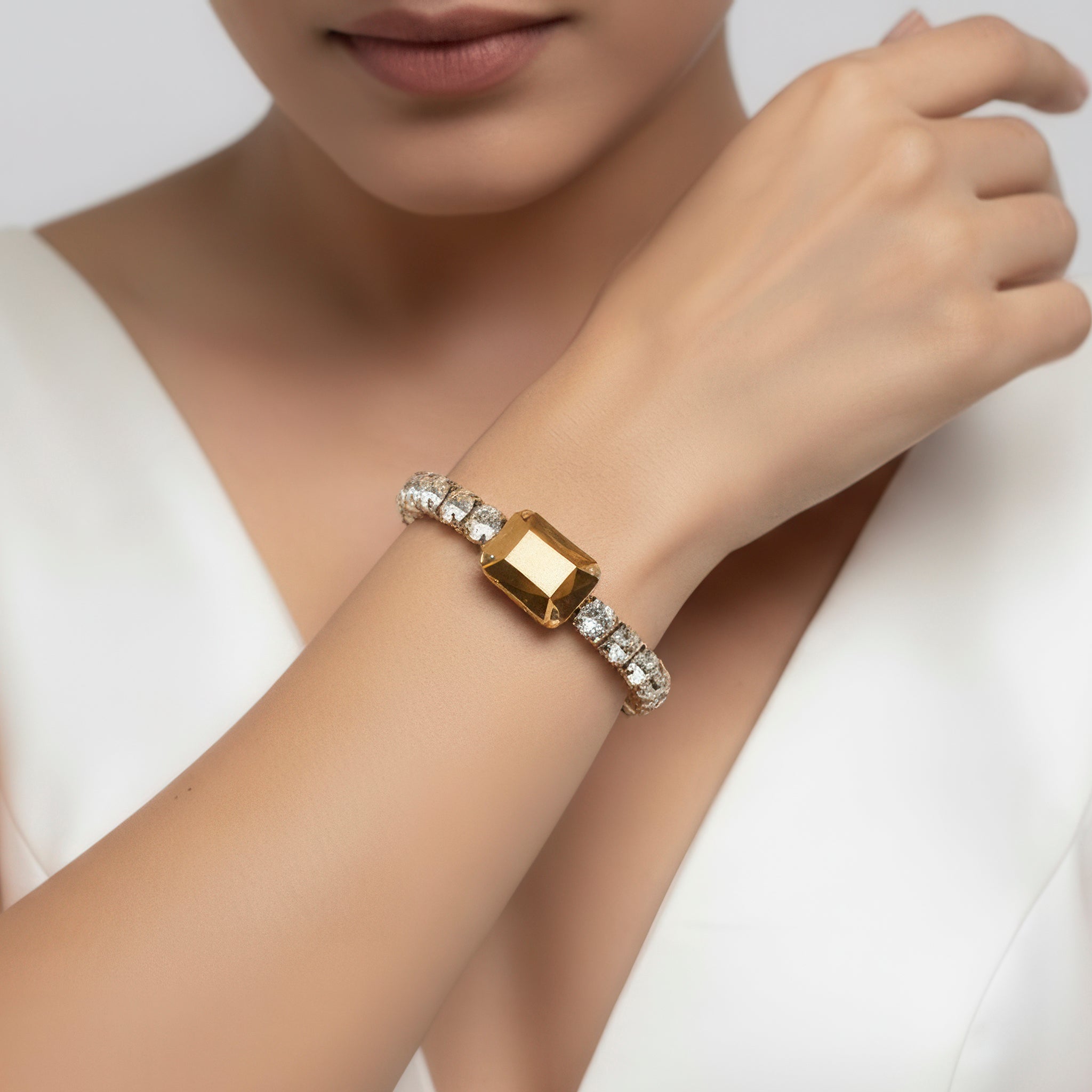 PRAO Anti-Tarnish Crystal Stretchable Bracelet with Opaque Golden Center Stone