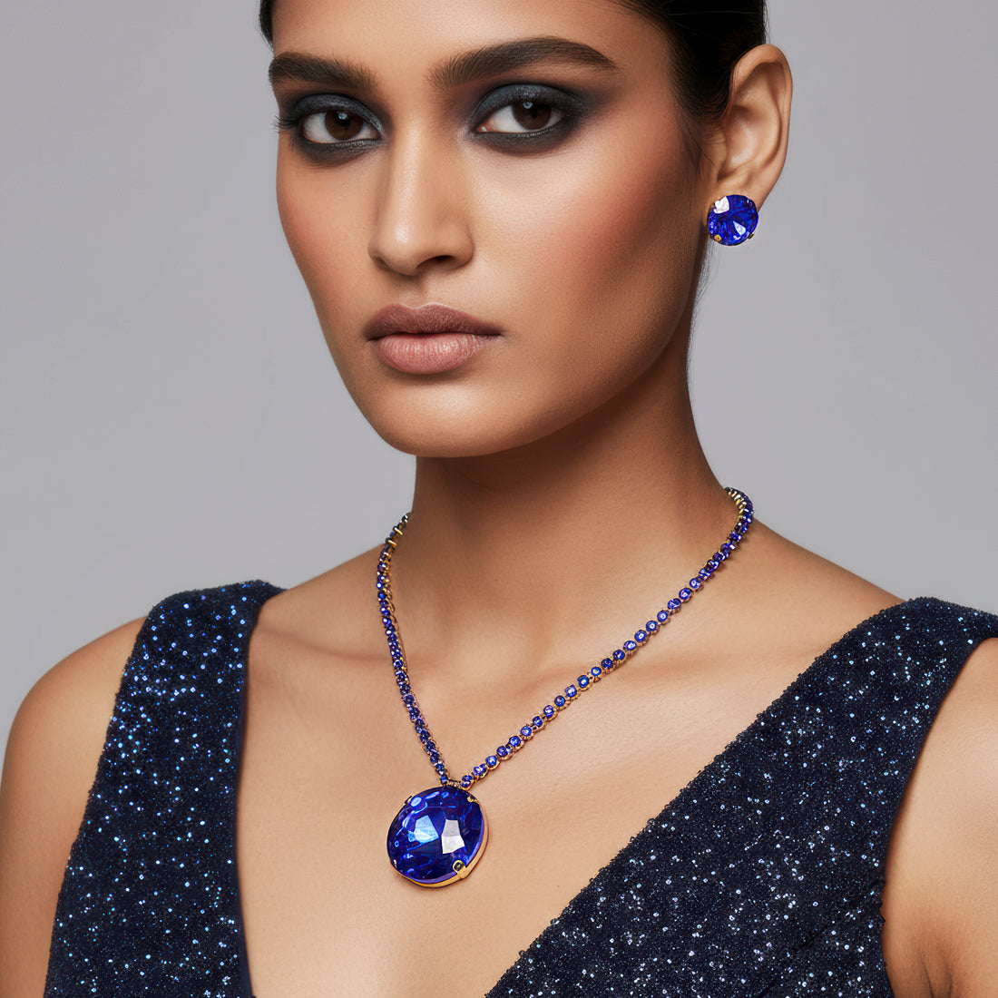 PRAO Anti-Tarnish Round Crystal Pendant Necklace Set with Earrings