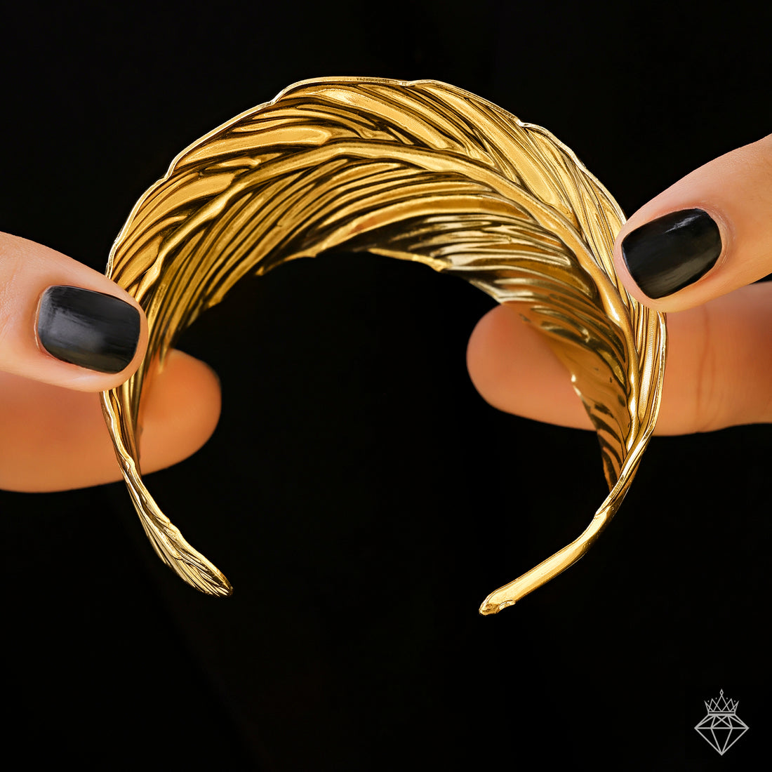 PRAO Anti-Tarnish Golden Leaf Bangle Bracelet✨