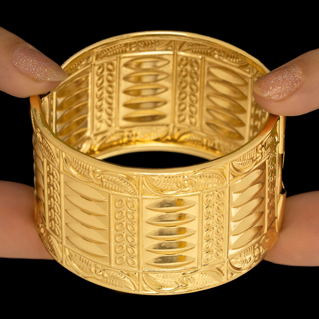 PRAO Anti-Tarnish Ethnic Broad Bangle Bracelet (Adjustable Size)