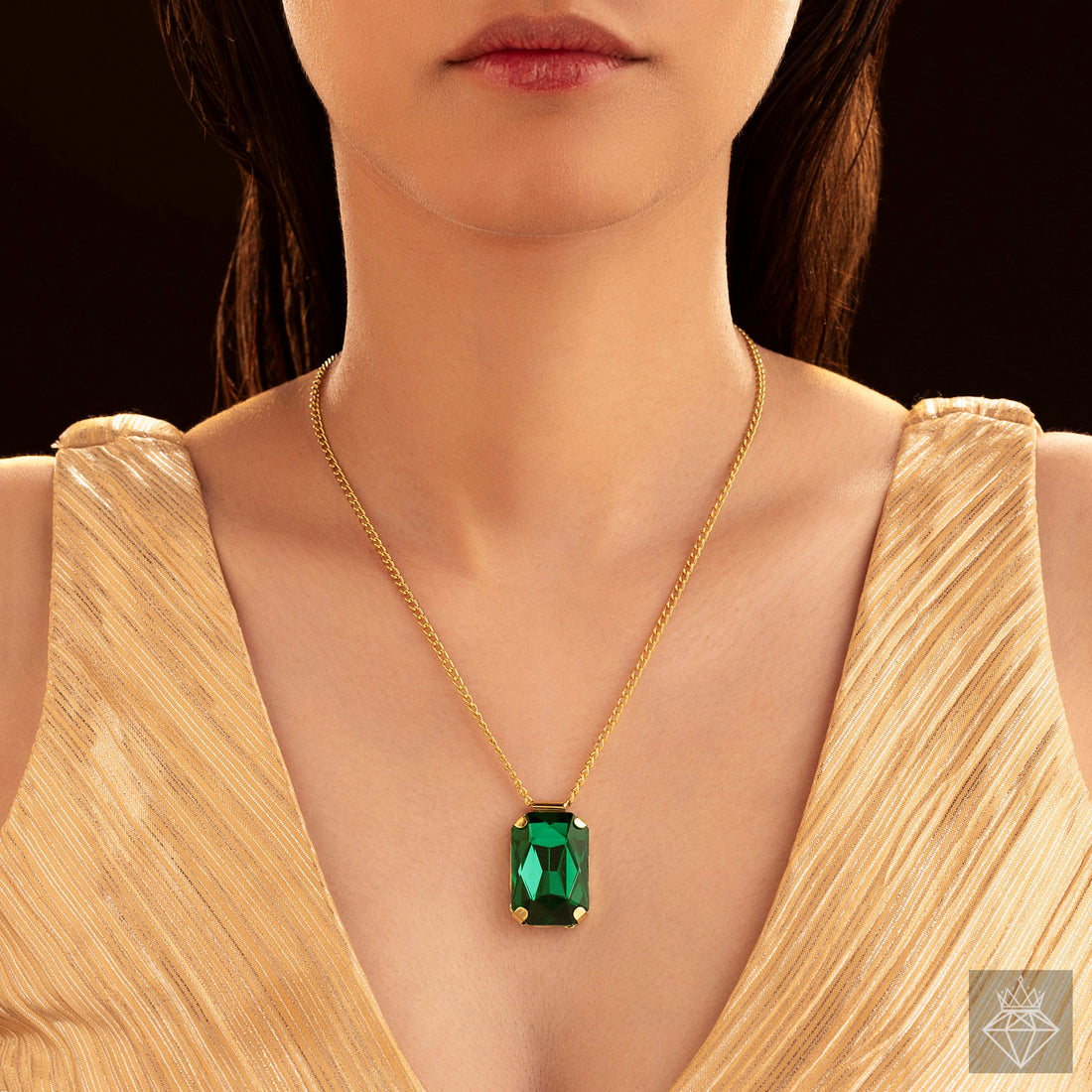 Anti-Tarnish Emerald Bliss Pendant Set By PRAO