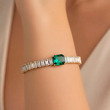 PRAO Bracelet Anti-Tarnish Baguette Green Stone Chain (Adjustable Size)