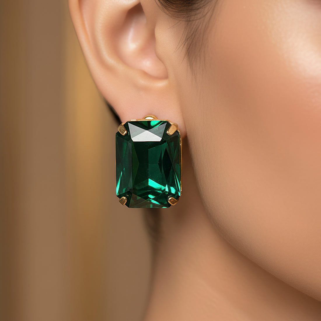 PRAO Anti-Tarnish Emerald Bliss Pendant Set With Earrings