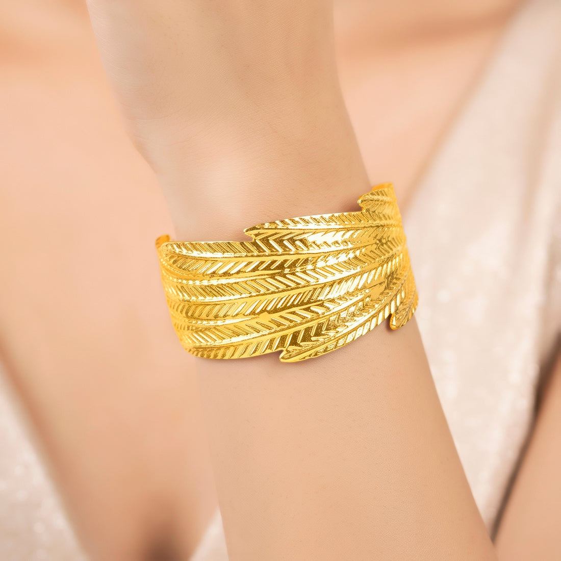 PRAO Bracelet Anti-Tarnish Textured Leaf Pattern Cuff (Adjustable Size)