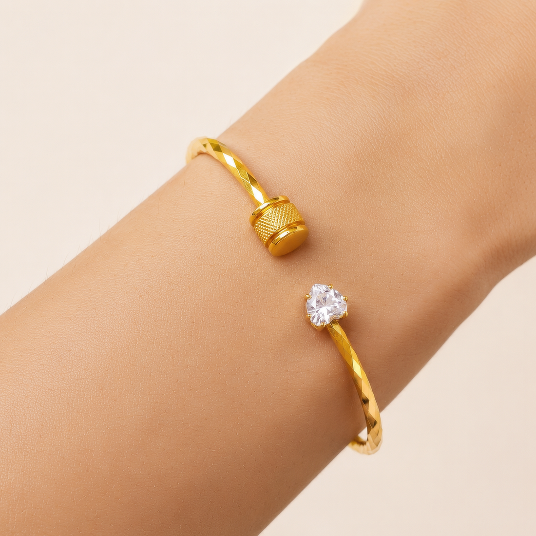 PRAO Bracelet Anti-Tarnish Gold Plated Heart Bangle (Adjustable Size)