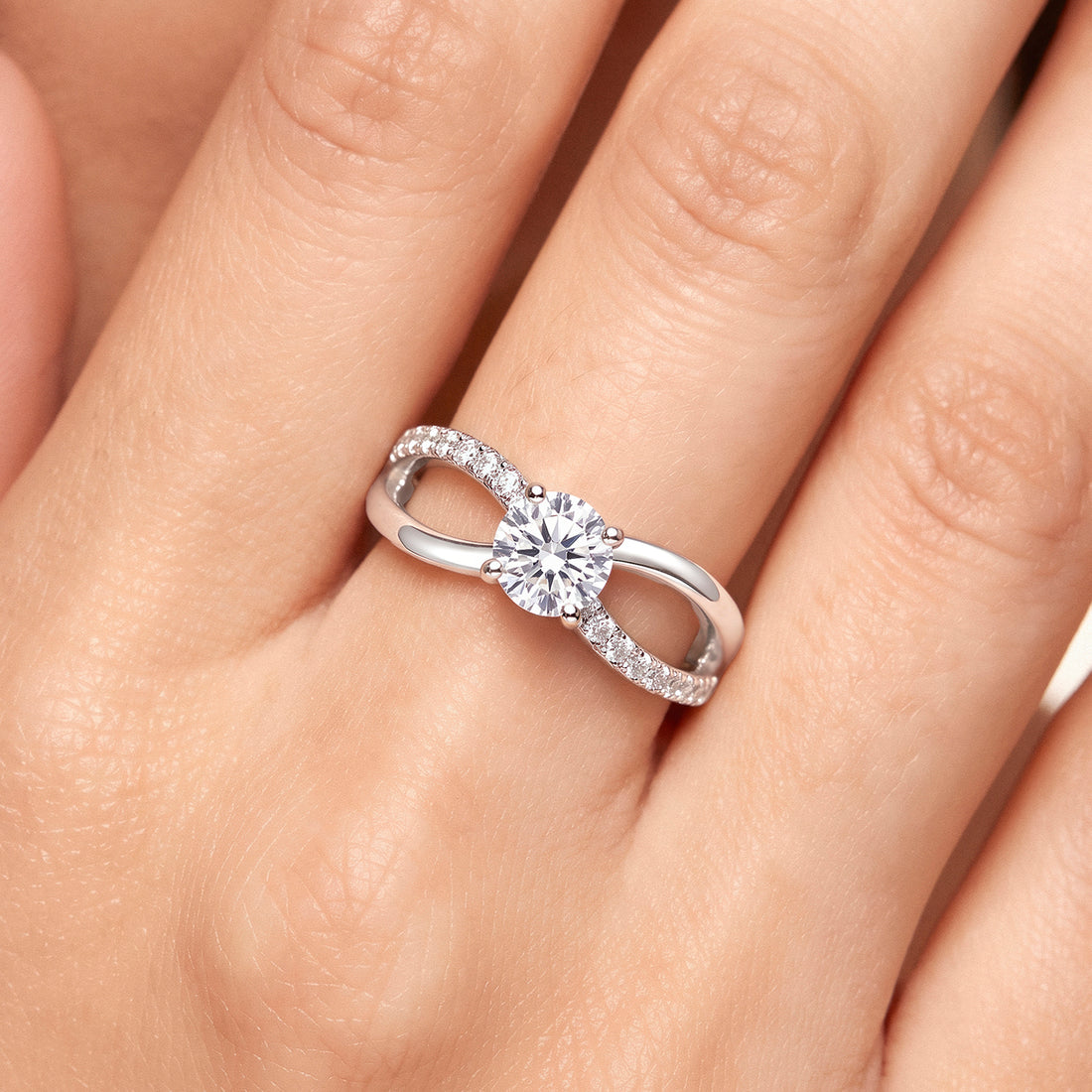 PRAO Ring Anti-Tarnish Infinity Crystal (Adjustable Size)