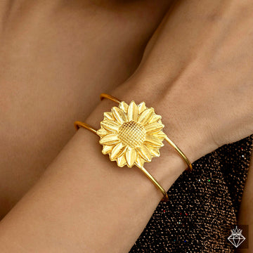 Flash SALE🔥 Anti-Tarnish Golden Flower Bracelet (Adjustable Size)