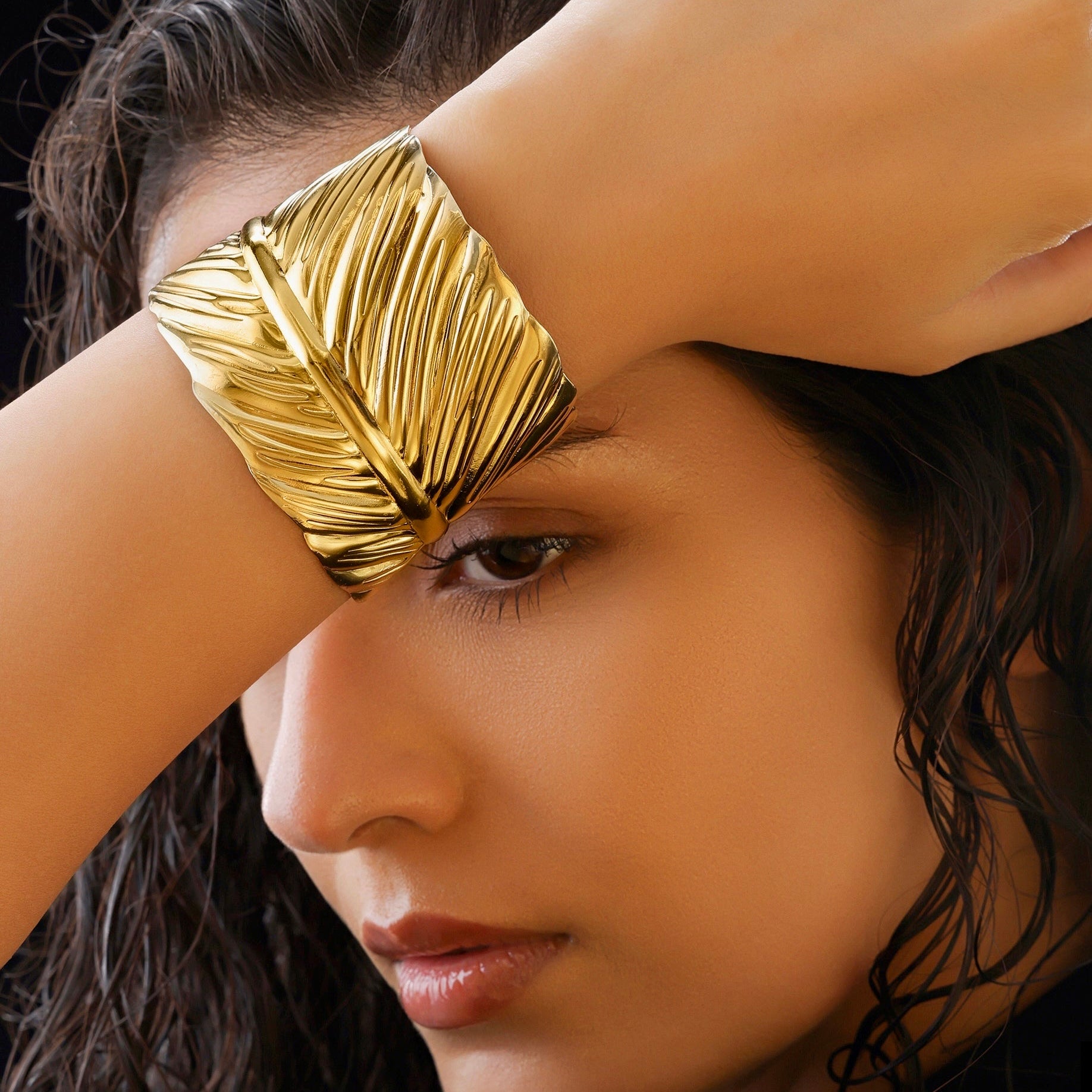 PRAO Anti-Tarnish Golden Leaf Bangle Bracelet (Adjustable Size)✨