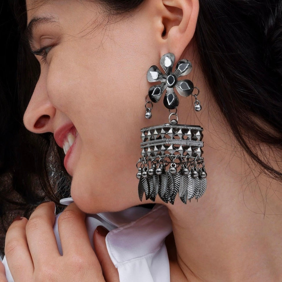 PRAO Anti-Tarnish Black Flower Jhumki