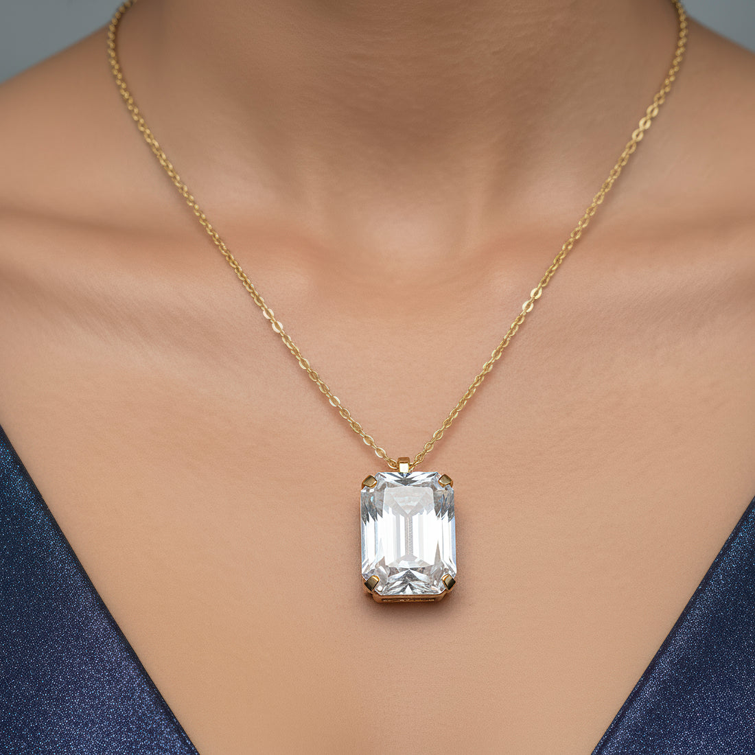 PRAO Necklace Anti-Tarnish Royal Crystal Pendant