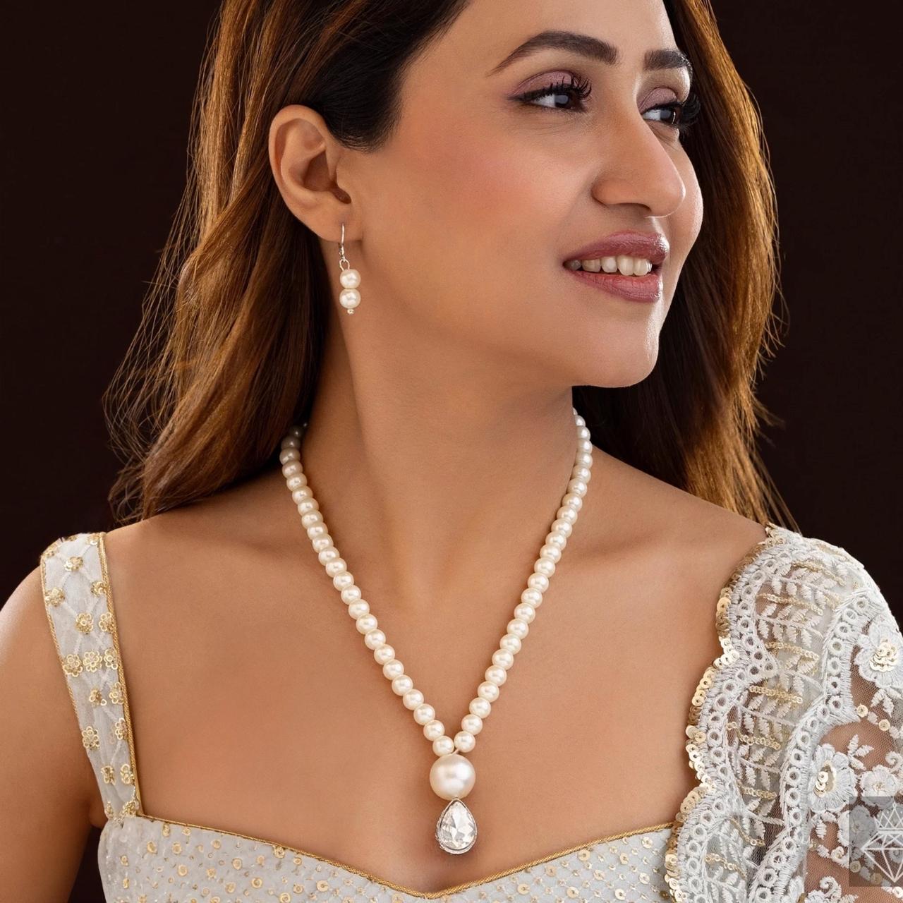 PRAO Elegant Crystal Pearl Necklace with Earrings