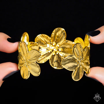 PRAO Anti-Tarnish Golden Flower Bracelet (Adjustable Size)