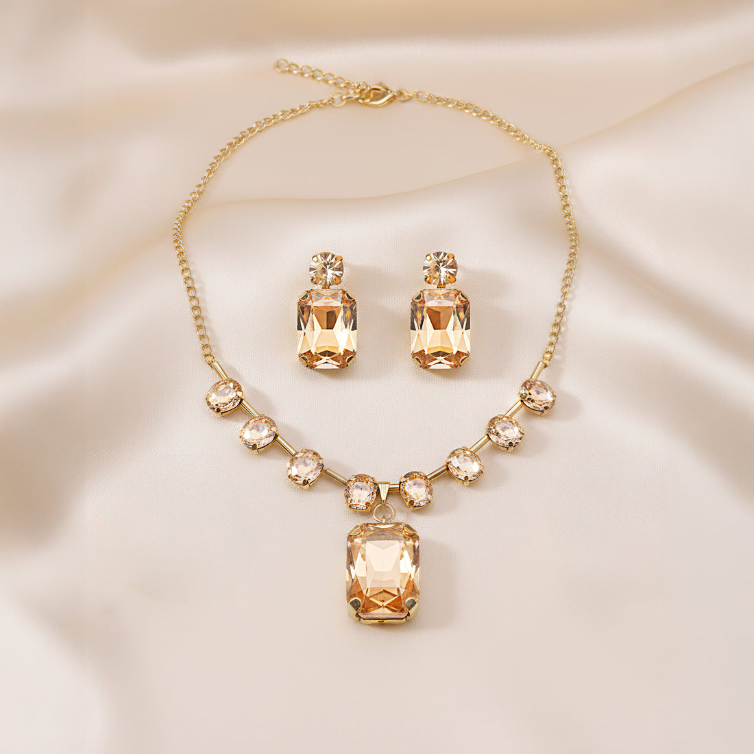 PRAO Anti-Tarnish Gold Plated Premium Crystal Necklace Set With Earrings