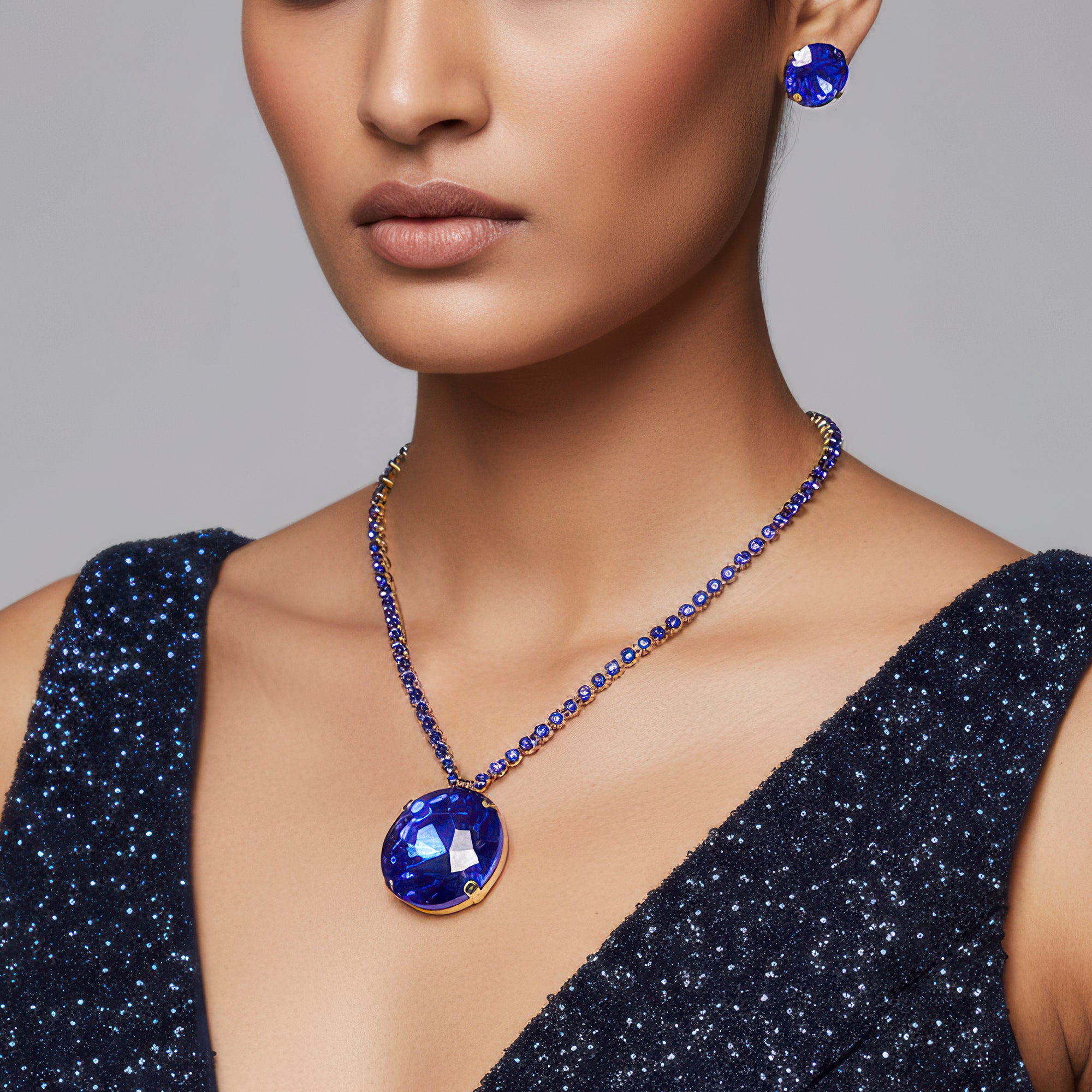 PRAO Anti-Tarnish Round Crystal Pendant Necklace Set with Earrings