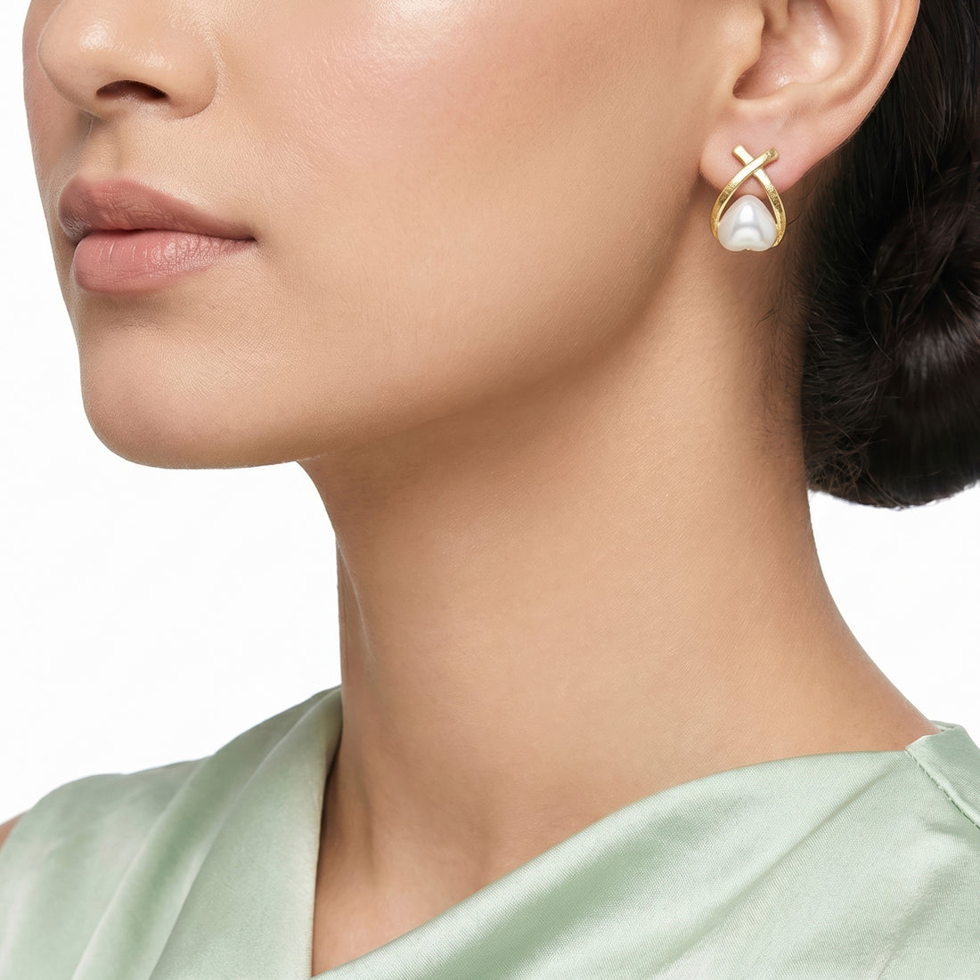 PRAO Earrings Anti-Tarnish Heart Pearl Crossover Studs