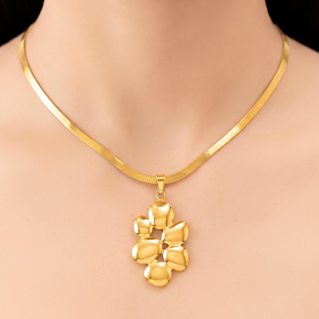 PRAO Necklace Anti-Tarnish Puffy Abstract Flower Pendant