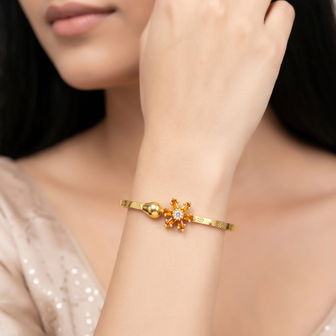 PRAO Bracelet Anti-Tarnish Snowflake Gemstone Bangle With Crystal Center (Adjustable Size)