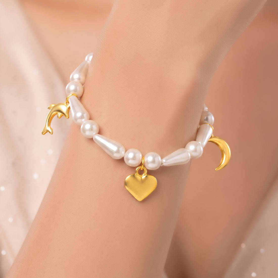 PRAO Bracelet Anti-Tarnish Pearl Bangle Featuring Heart Charm (Adjustable Size)