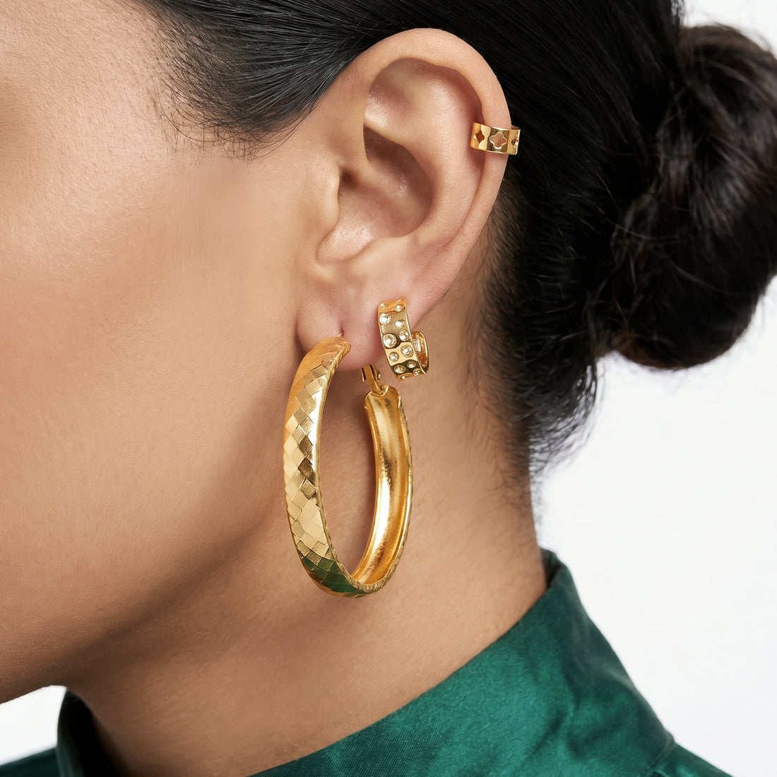 PRAO 3 Earrings Anti-Tarnish Crosshatch Textured Hoop Set With Floral Huggies