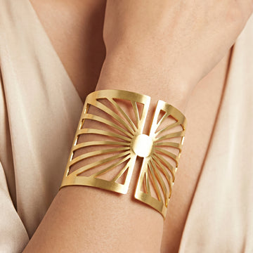 PRAO Bracelet Anti-Tarnish Wide Cuff With Sunburst Motif (Adjustable Size)