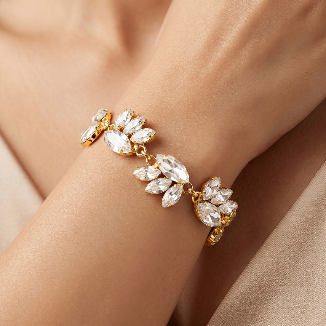 PRAO Bracelet Anti-Tarnish Crystal Leaf Link (Adjustable Size)