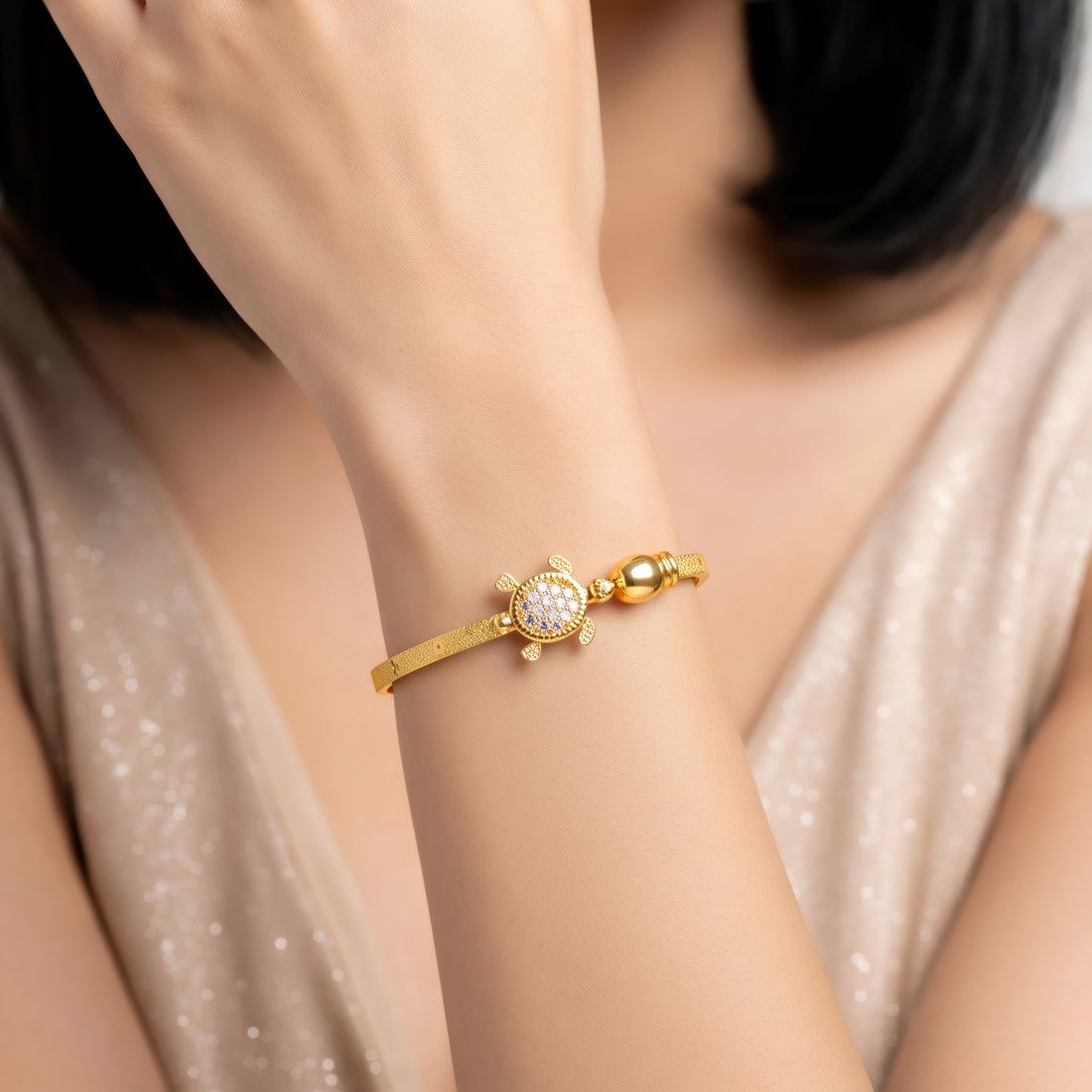 PRAO Bracelet Anti-Tarnish Open-Front Turtle Motif Crystal Bangle (Adjustable Size)