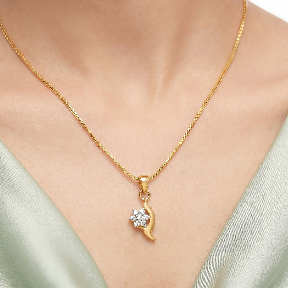 PRAO Necklace Anti-Tarnish Peacock Pendant Chain